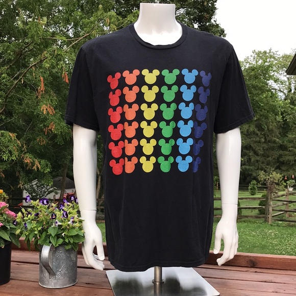 Disney Port & Co XL Mickey colorful repeat T shirt - Picture 1 of 12